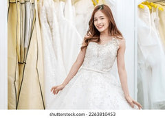 Luxury Crystal Wedding Gown – Embellished Sleeveless Bridal Dress with Full Skirt